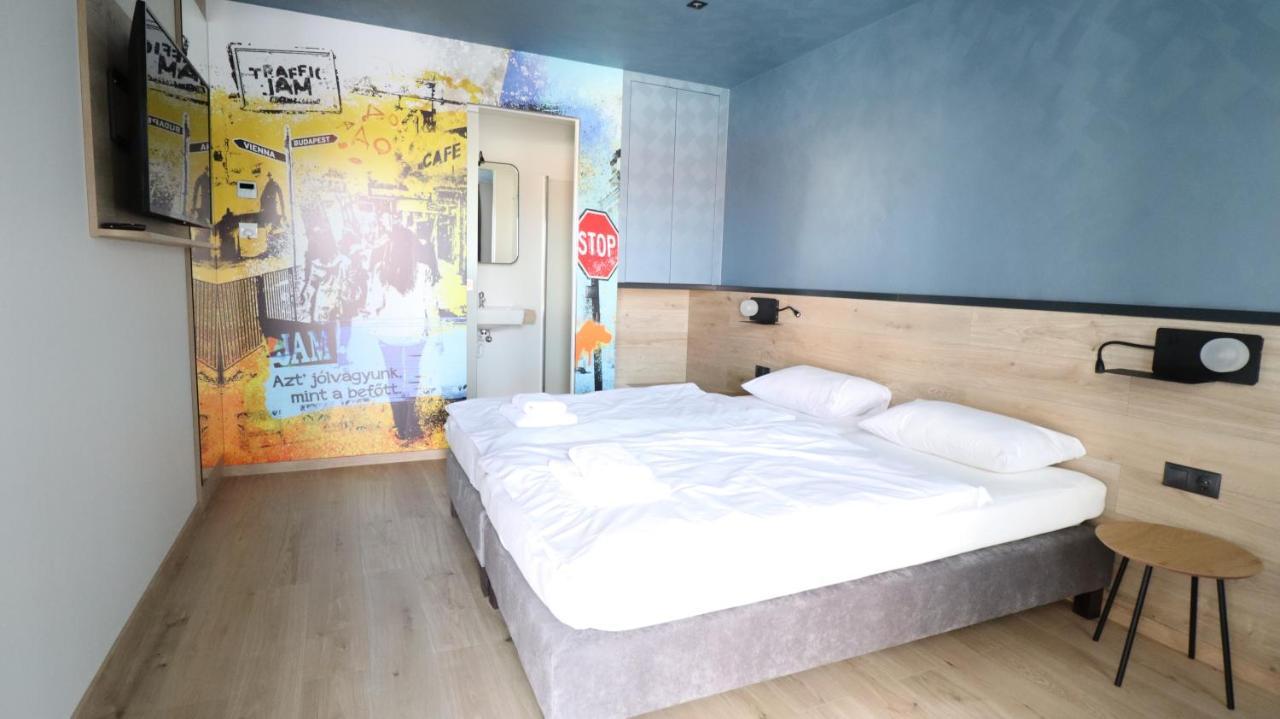 Jam Panzio Hotell Kapuvár Exteriör bild