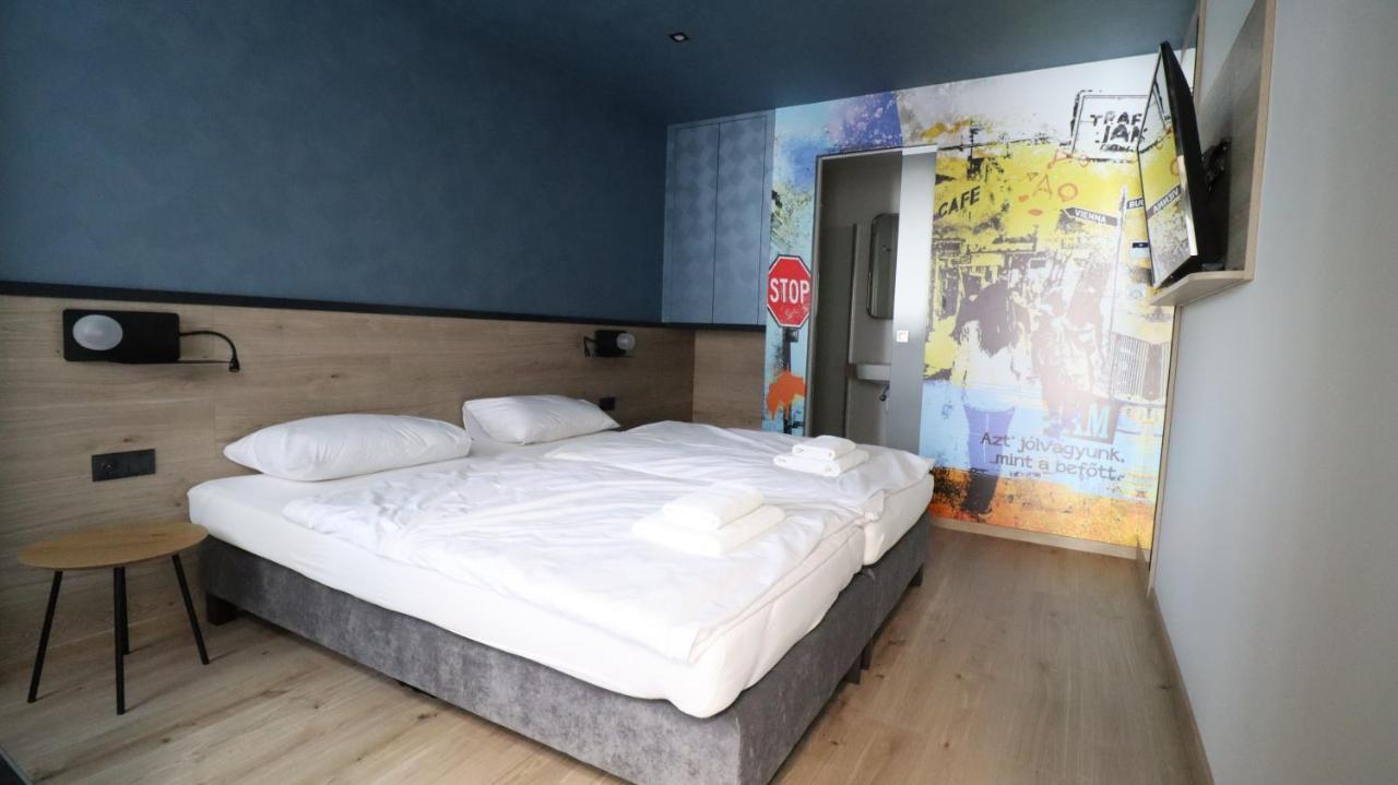 Jam Panzio Hotell Kapuvár Exteriör bild