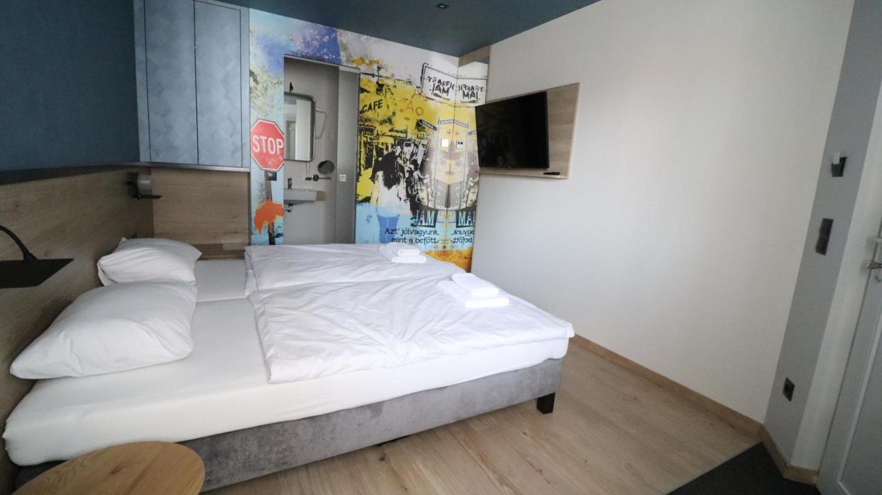 Jam Panzio Hotell Kapuvár Exteriör bild