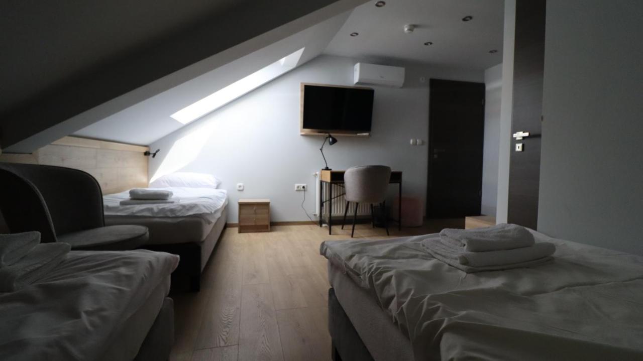 Jam Panzio Hotell Kapuvár Exteriör bild